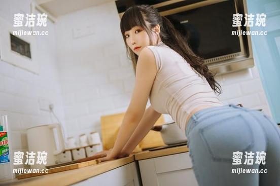 汪知子 坦诚一点,汪知子的白色全套图片,有种让我想继续翻页的黏性。