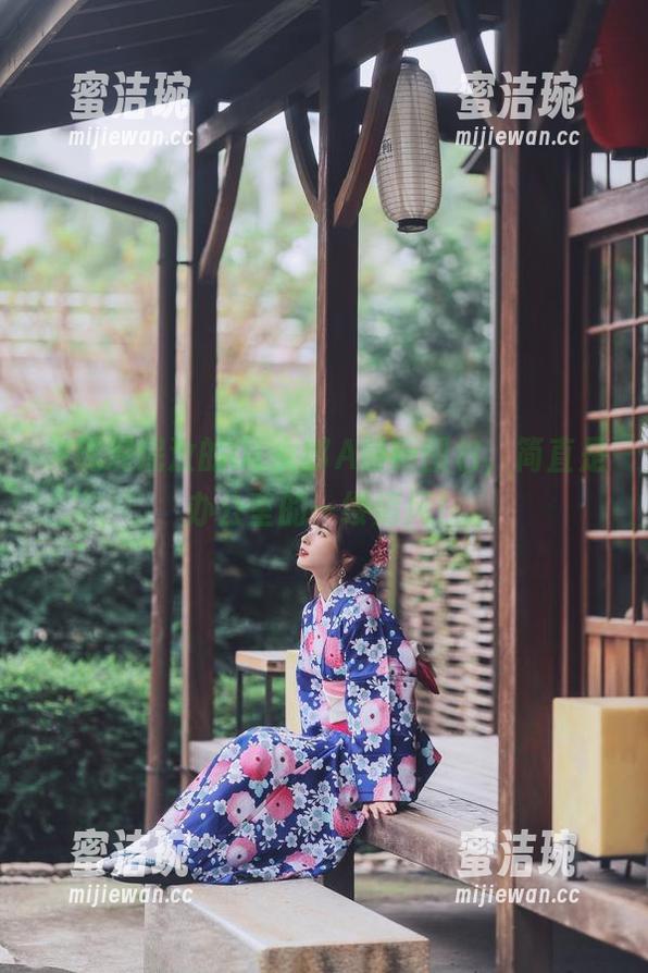发现泥泥汝的OL女郎A最新图包，简直是办公室的一缕清风！