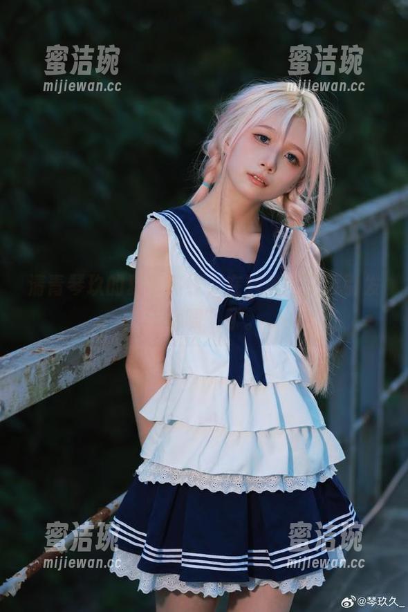 清青琴玖 清青琴玖的夏季热线,在线美图又要引发“海啸”了。