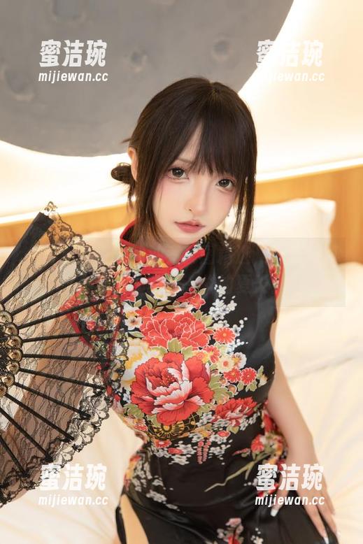 一份不容错过的油亮套图精选，神乐坂真冬带你体验不一样的夏天？