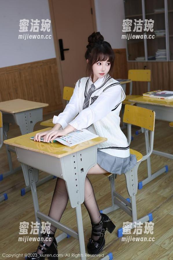 秀人网-AngelaLee李玲 秀人网 - AngelaLee李玲的少女写真热辣来袭!快来下载,别让它溜走哦