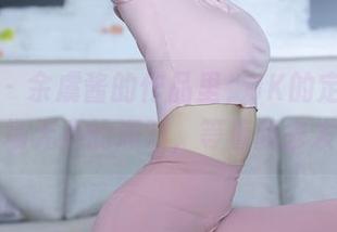 秀人网 – 余虞酱的作品里，JK的定制简直像是一场无声的派对，等着我去发现……