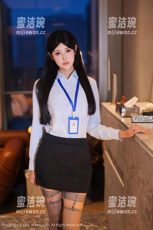 秀人网-小逗逗 秀人网 - 小逗逗睡衣写真集——原图里的“当你看到我时…”