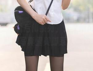 秀人网 – 不看后悔系列，张文妍MuLA的私房写真里美脚惹人心动