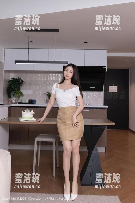 秀人网 - 梦娜Vanessa的修女定制作品，出乎意料又合情合理？