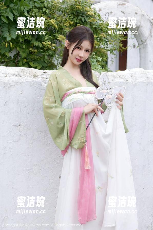 秀人网-沐娜娜 秀人网 - 收藏沐娜娜短裙,图库里的清新夏季气息?
