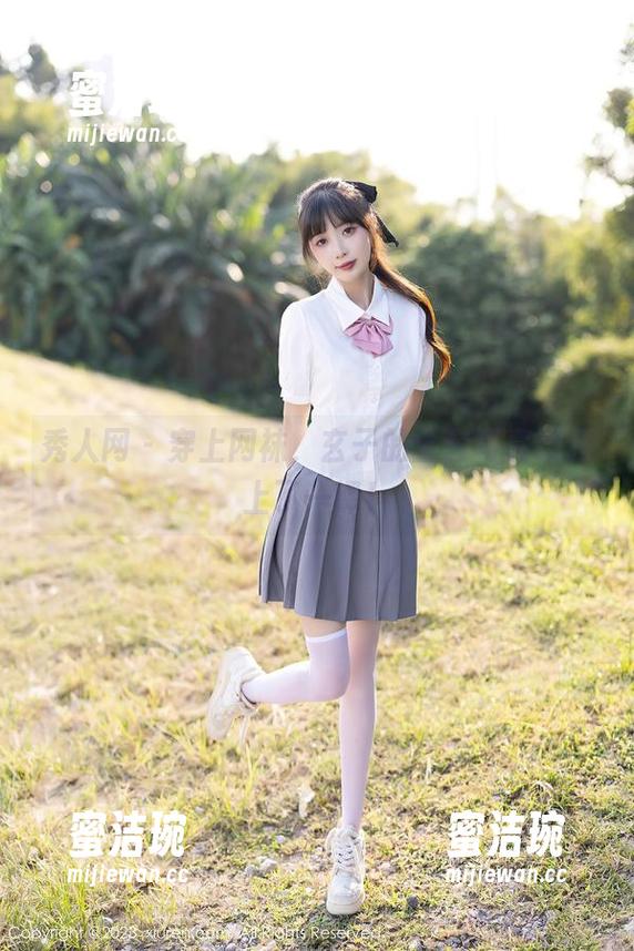 秀人网-玄子 秀人网 - 穿上网袜,玄子的全套写真给我上了一课!