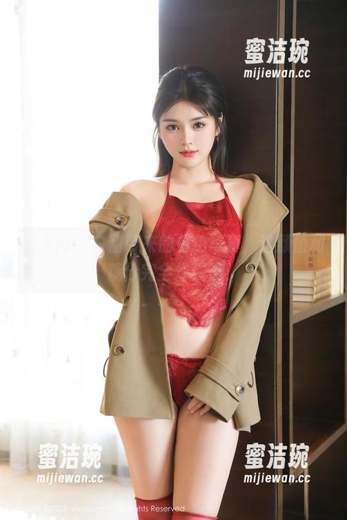 秀人网-白甜 秀人网 - 白甜带来的白色写真,这颜值和糖分完全炸裂了!