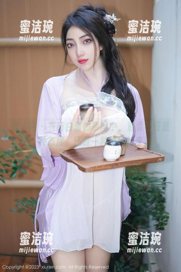 秀人网 - 在萌白酱的原图中，温柔不仅是一种态度，还是一种隐秘的魔法