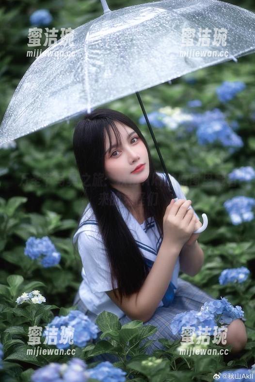秋山AkI 万圣节写真之旅:秋山AkI的原图里藏着来的鬼怪们
