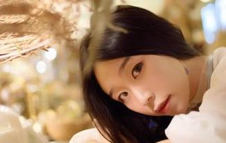 穆零Mu0：在睡衣里追寻高清的气息，照片好像在叙述什么呢？