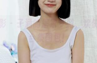 绮梦摄影 – 子涵的居家梦游，欢快地翻阅合集图包！