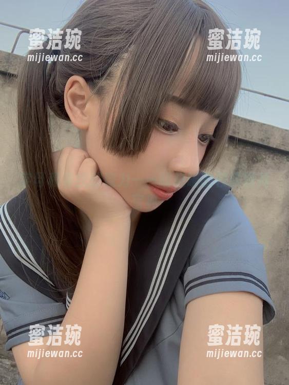 胡桃喵 字母和条纹的魔力——胡桃喵的校服图片宝典
