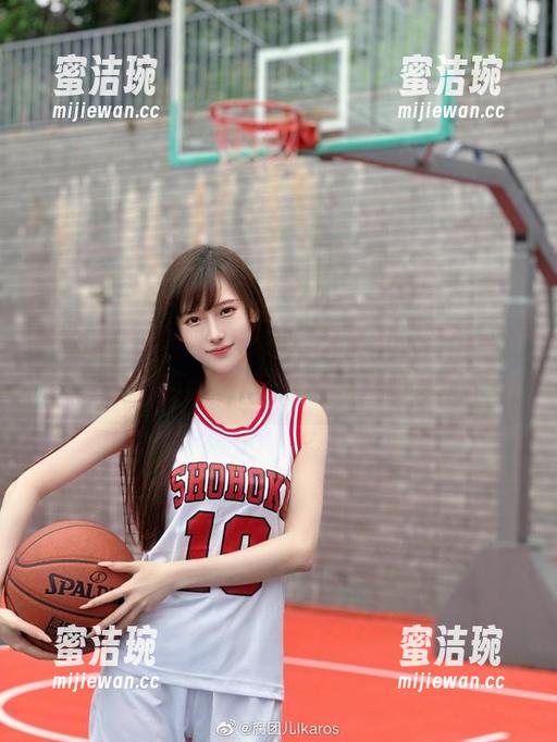 腐团儿Ikaros 更新了!腐团儿Ikaros图集中玉藻前一张比一张吓人,但居然还挺可爱的
