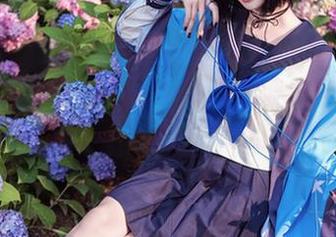 水手服写真：艾西Aiwest这波是在传授我漂流技巧，还是撩我过海？