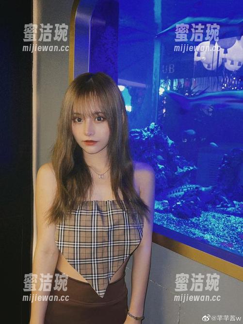 芊芊酱w的女仆套图——这是你未曾设想过的‘分享’。