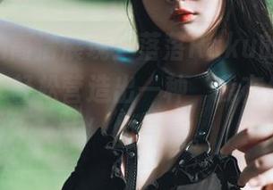 夜色中的高清展现！落落Raku的LiLy神待少女，轻松营造出一种‘我在假装不在乎’的气氛。