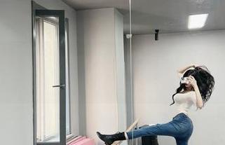 微密圈 – 葛征的泳装写真，唉，下载了又怎样，能换来一丝清凉吗？