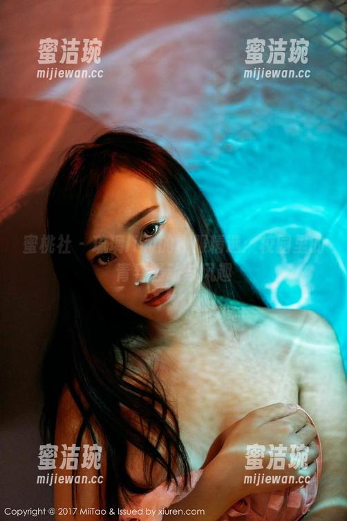 蜜桃社-琉璃lily 蜜桃社 - 琉璃lily的校服精选:校园里的青春骚动与风趣