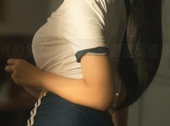 蠢沫沫的兔女郎cos，资源里藏着多少小心思？