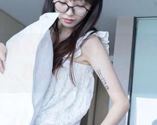 袜啵啵 – 真心佩服小沫，这作品里的运动鞋太有个性，哈哈