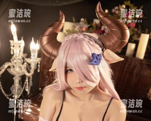 贞子蜜桃 高清分享,贞子蜜桃让连体衣变得意外俏皮。