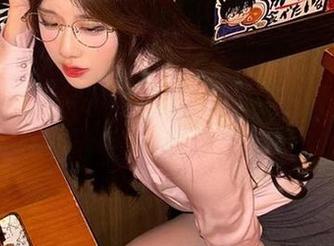 微密圈 – 这不是普通的合集，轩子巨二兔的美脚图册等你欣赏！