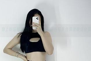 微密圈 – 穿上铁锤姐姐的白色蕾丝，让你在写真合集里被迷住到不敢自已