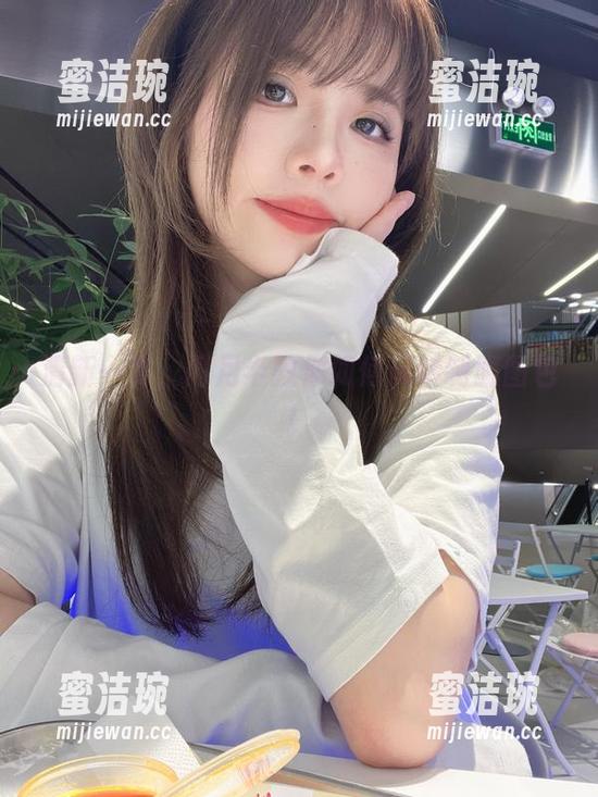 闪月半 清新一夏,闪月半教你如何玩转制服图包!