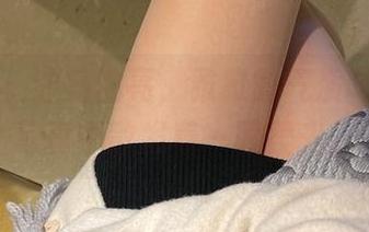 微密圈 – 油亮油亮，雅雅的气质呀在这套写真中散发着一股柔光。