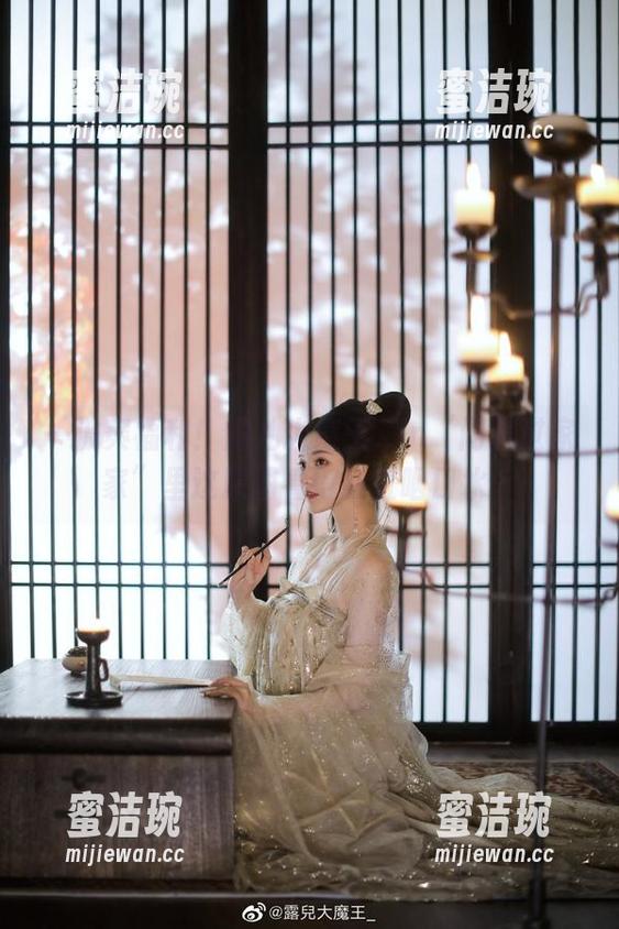 露儿大魔王 一波爽福利!露儿大魔王_in“间谍过家家”里这原图看得我直咽口水。