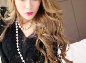 青豆客 – 颜美汐，你看这兔女郎的耳朵，不会掉毛吧？原图更新啦！