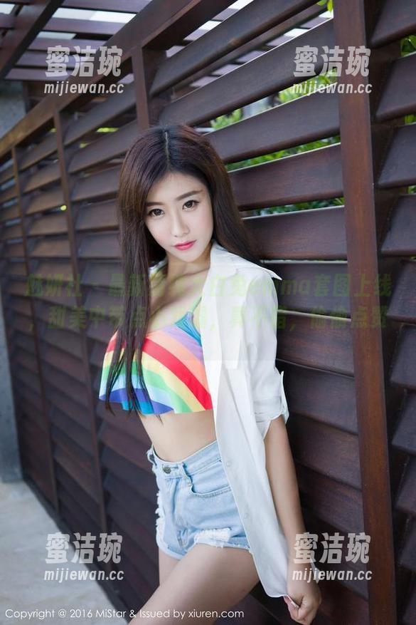 魅妍社-大白兔emma 魅妍社 - 最新清纯大白兔emma套图上线,甜美中带点小戏谑,真不错,偷偷点赞。