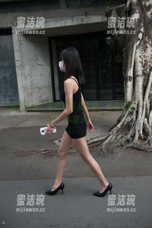 魔镜街拍：那些连体衣套图，私拍中的一瞬，太迷人了！