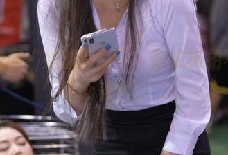 最新美图“她的背影”，魔镜街拍不再是个偶然。